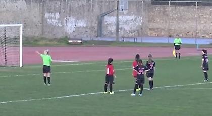 Ποια Μπαρτσελόνα; Πέναλτι με πάσα σε γυναικείο ματς στην Σπάρτη (video)