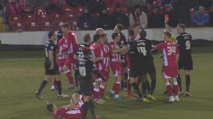 Βιαζόταν να σχολάσει μάλλον (video)