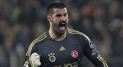 Ο Βολκάν Ντεμιρέλ σήκωσε σημαία μέσα στο γήπεδο με τον Κεμάλ Ατατούρκ