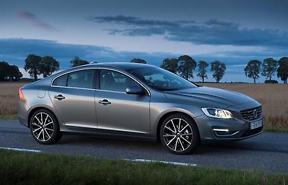 Volvo S60 με νέο μοτέρ 1.5 lt, με αυτόματο κιβώτιο