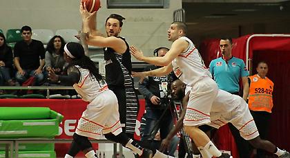 Ανατροπή και τελικός για την Νταρουσάφακα!