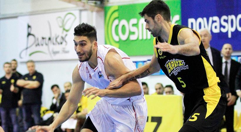 Κασελάκης: «Ξεκάθαρα το φαβορί η ΑΕΚ»