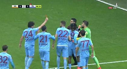 Παίκτης «απέβαλε» διαιτητή (video)