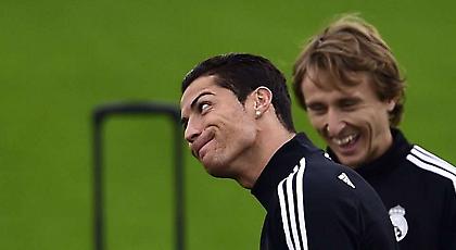 Ο Μόντριτς «δουλεύει» τον Ρονάλντο (video)