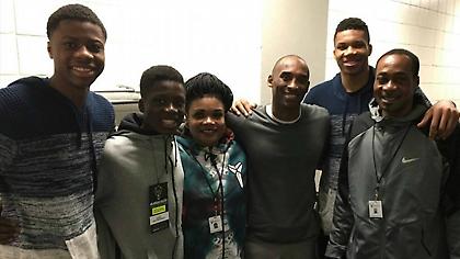 Η οικογενειακή φωτογραφία Αντετοκούνμπο με Κόμπι (pic)