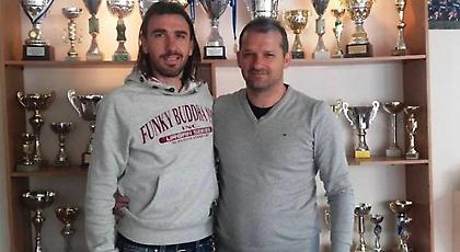 Ενίσχυση στην άμυνα για τον Πανελευσινιακό