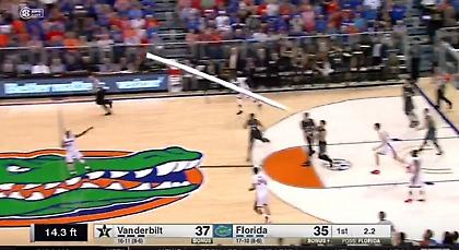 Απίθανη φάση στο NCAA (video)