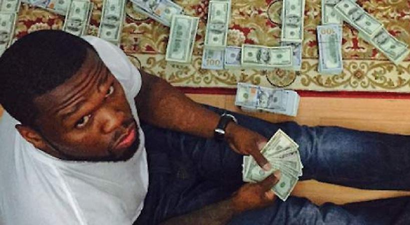 Ο... χρεοκοπημένος 50 Cent ποζάρει με βουνά από δολάρια (pics)