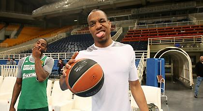 Γεύση… Χάντερ στο ΟΑΚΑ (pics)