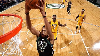 Τα απίθανα στατιστικά της μαγικής βραδιάς του Αντετοκούνμπο