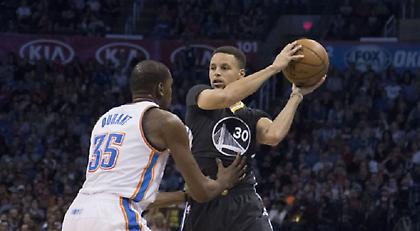 Οι σταρ του ΝΒΑ υποκλίνονται στον Κάρι: «Δεν είναι άνθρωπος!»