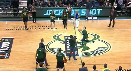 Πάρτε τον στην ομάδα δίπλα στον Γιάννη (video)