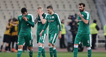 Οταν παίζεις μόνος σου και χάνεις...