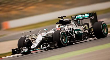 Χάμιλτον στο νήμα