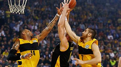 «Παίζεται» του Πελεκάνου