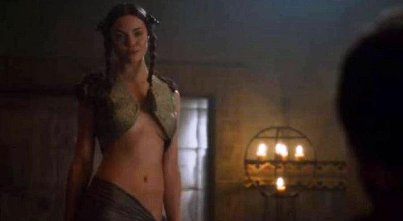 Η «Ανάρα» από το Game Of Thrones τα πέταξε ΟΛΑ (pics)