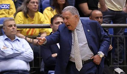 Άγριο κράξιμο Μιζράχι και πρόστιμο στους παίκτες της Μακάμπι