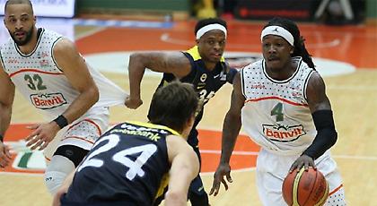 «Αυτοκτόνησε» η Φενέρ!