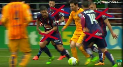 Δεν τους βλέπει καν ο Μέσι (video)