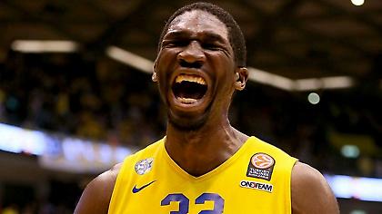 Χάνει ένα μήνα τον Εμπάκουε η Μακάμπι