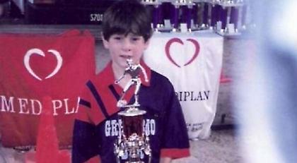 Η άγνωστη γκολάρα του οκτάχρονου Μέσι (video)