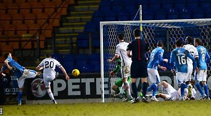 Ανεβαίνει η Σεν Τζόνστον