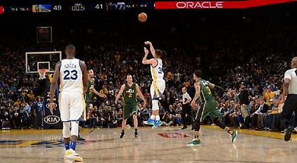 Ιστορικό τρίποντο από το κέντρο για Κάρι (video)