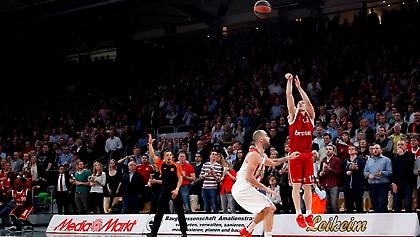 Το τρίποντο που «σκότωσε» τον Ολυμπιακό (video)