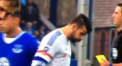 Έφτυσε στα πόδια του διαιτητή ο Ντιέγκο Κόστα! (video)