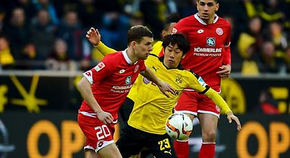 Συνεχίζει την καταδίωξη η Ντόρτμουντ