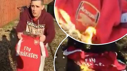 Έξαλλος οπαδός της Άρσεναλ έκαψε τη φανέλα του (video)