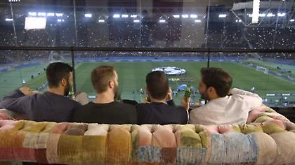 Καναπέ ή γήπεδο; Η απάντηση με μια απίθανη φάρσα σε οπαδό της Ρόμα (video)