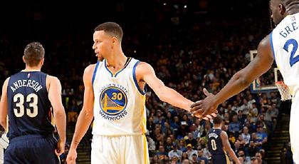 Κερνά ο Κάρι