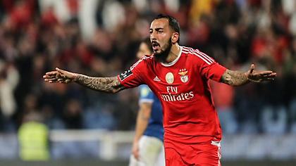 Έξαλλος με Μήτρογλου o προπονητής της Μπενφίκα