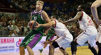 Σούπερ πρόταση σε Κουζμίνσκας από Νταρουσάφακα