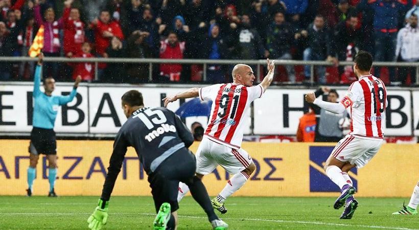 Η διαφωνία Νικολογιάννη-Καρπετόπουλου για το οφσάιντ στο γκολ του Ολυμπιακού (audio)