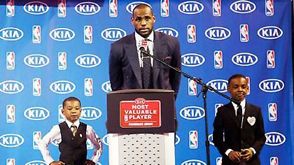 Τα παιδιά του Λεμπρόν δεν έχουν πρότυπο τον μπαμπά τους...