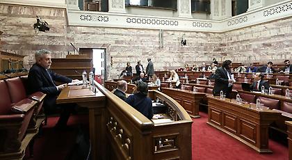 Νέος χαμός στη Βουλή: Βολές εναντίον ΕΠΟ από Κοντονή, Κωνσταντινέα!