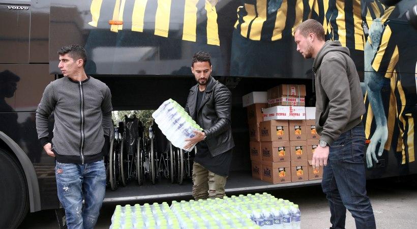 Η αγκαλιά της ΑΕΚ στους πρόσφυγες (video)