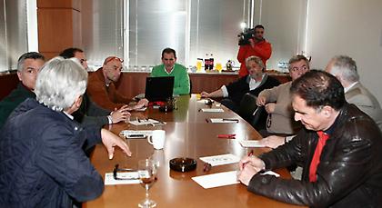 Πού (το) πάτε ρε Καραμήτροι...