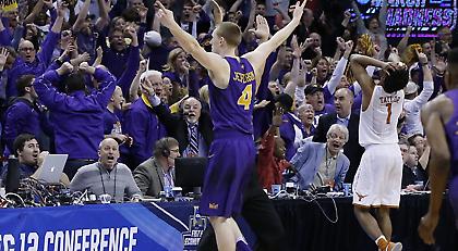 Απίθανο buzzer-beater από το κέντρο και «βόμβα» στο NCAA! (video)