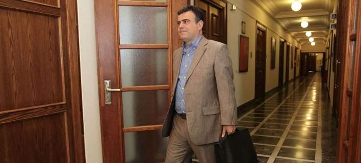 Ηταν υφυπουργός, τώρα γράφει τραγούδια για τον Ρέμο