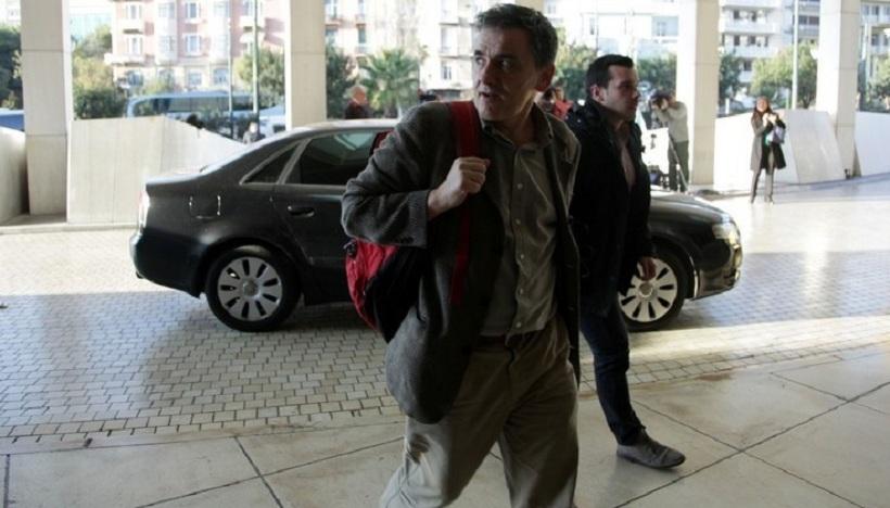 Σε εξέλιξη η συνάντηση για το Ασφαλιστικό