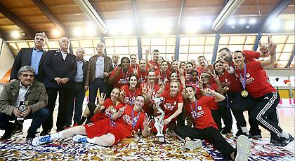 Έτσι το σήκωσε ο Ολυμπιακός! (pics/vid)