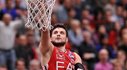 Δεν χαρίζει η Αρμάνι