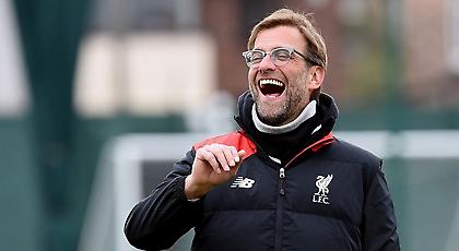 Παίρνει παίκτες και γυναίκες και πάει Ισπανία ο Κλοπ!