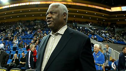 Υπόκλιση του μεγάλου Όσκαρ Ρόμπερτσον στον Αντετοκούνμπο