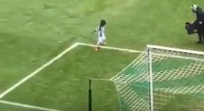 Πεντάχρονος μιμείται τον πανηγυρισμό του Κριστιάνο και… αποθεώνεται από το γήπεδο! (video)