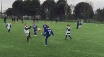 Δηλαδή όταν μεγαλώσει, τι γκολάρες θα βάζει; (video)