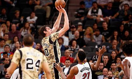 «Γλέντησε» τον Μαριάνοβιτς ο Πόποβιτς